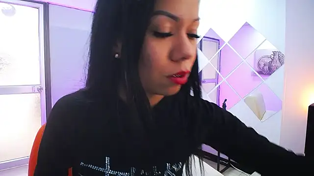 Katelady online show from March 18, 2025, 3:31 pm