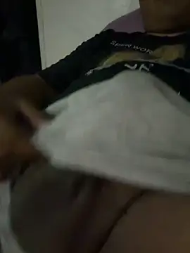 ElCangri19 online show from April 28, 2026, 4:50 am