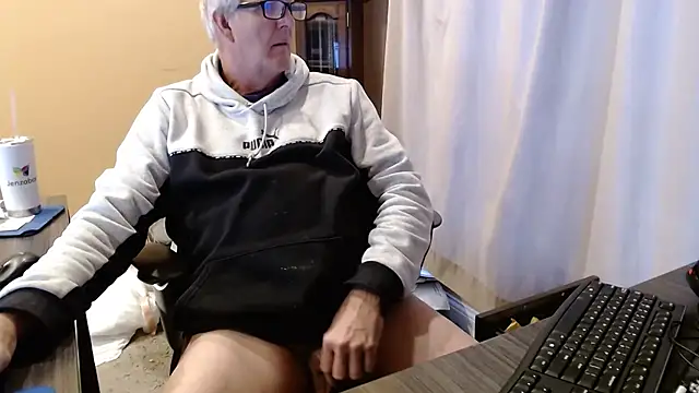 Snapshot of olderandwiser2 chatting on February 13, 2025, 10:11 pm olderandwiser2 online show from February 13, 2025, 10:11 pm