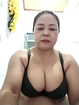 Baby-bigtits2024 online show from September 29, 2025, 10:25 pm