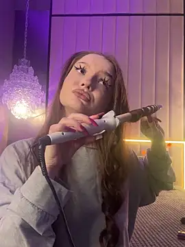 AlexaBright online show from November 3, 2025, 5:58 pm