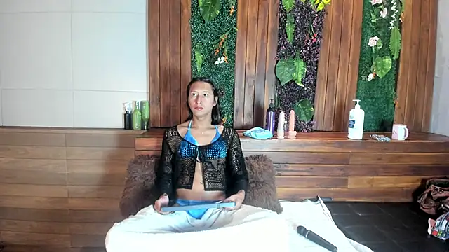 Georgina Palacios  online show from December 14, 2025, 3:34 am