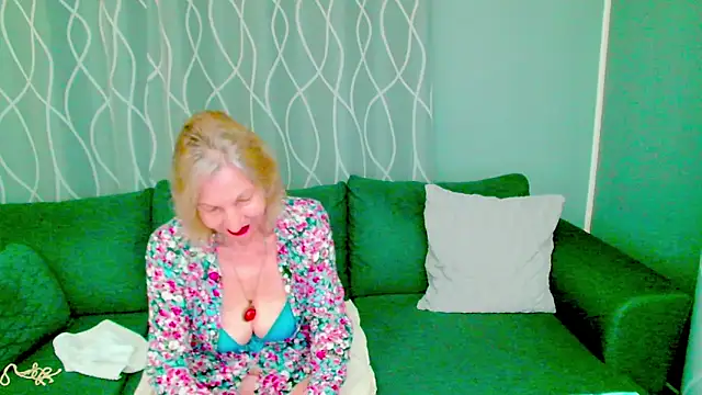 Snapshot of adeleadison chatting on September 20, 2025, 3:07 am adeleadison online show from September 20, 2025, 3:07 am
