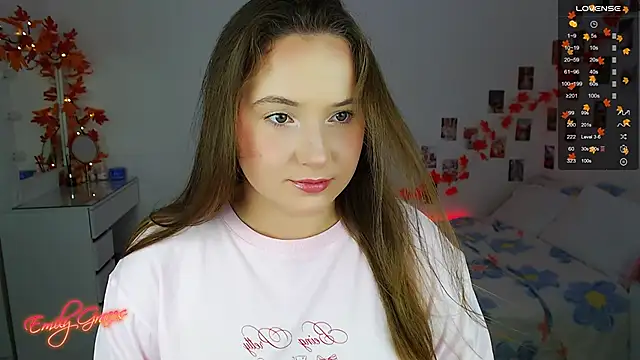 Snapshot of EmilyxxGraces chatting on October 27, 2025, 5:28 pm EmilyxxGraces online show from October 27, 2025, 5:28 pm