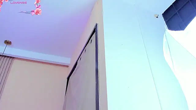 elizabeth 20 online show from October 29, 2025, 7:04 pm