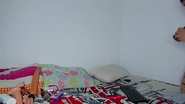 MELINAMARTINS online show from February 2, 2026, 10:19 pm