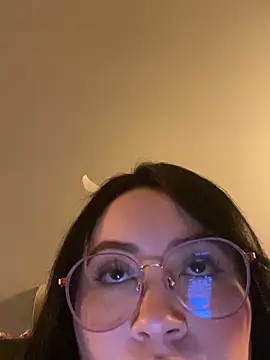 ValentinaOrtiz3 online show from November 6, 2025, 2:12 am