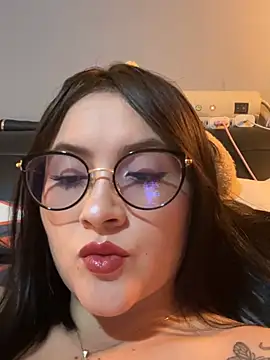 ValentinaOrtiz3 online show from June 5, 2026, 1:12 am