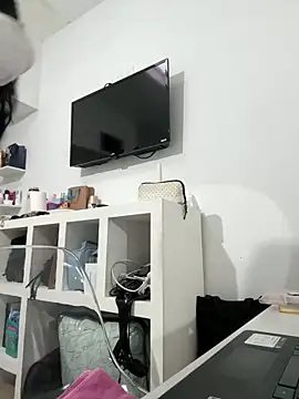 Valeedoll online show from February 2, 2026, 12:09 am