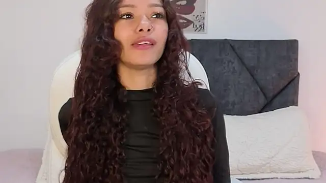 sara sharma  online show from October 14, 2025, 12:28 pm