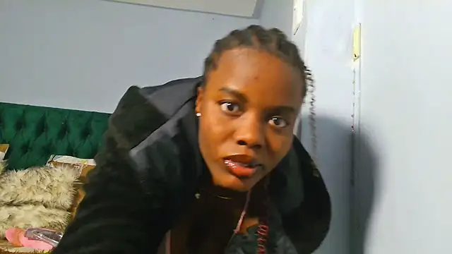 victora3 online show from March 31, 2026, 5:52 am