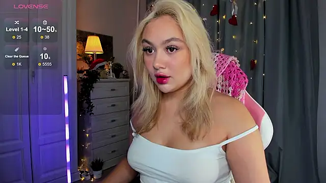 Snapshot of _Loneve__ chatting on February 19, 2026, 3:52 pm Loneve online show from February 19, 2026, 3:52 pm