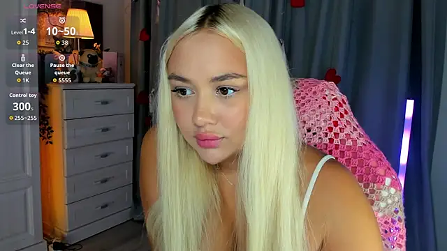 Snapshot of _Loneve__ chatting on July 8, 2026, 3:27 pm Loneve online show from July 8, 2026, 3:27 pm