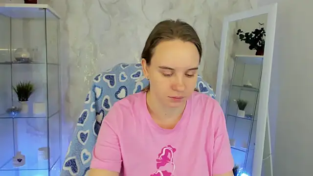 Lika 0ne online show from December 19, 2025, 12:23 pm