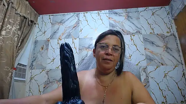 Snapshot of alina_maturehot chatting on June 19, 2026, 6:29 am alina maturehot online show from June 19, 2026, 6:29 am