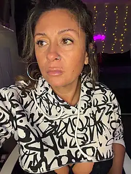 bossyroxy84 online show from November 11, 2025, 12:54 am