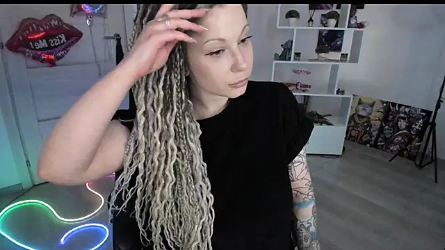 HoneySallyMoore online show from March 22, 2026, 3:04 pm