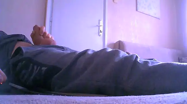 Azuri Best online show from February 16, 2025, 7:37 am