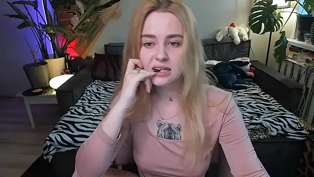 Alexa Pirs online show from April 6, 2026, 2:18 pm