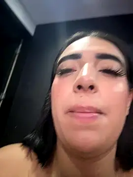 Snapshot of Scarlett-LS chatting on October 25, 2025, 1:35 am Scarlett-LS online show from October 25, 2025, 1:35 am