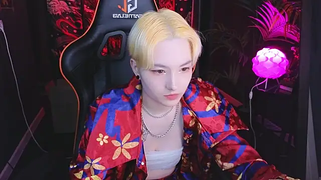 Akemi Sora  online show from March 8, 2025, 4:17 pm