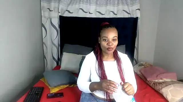 Snapshot of BigbootyliciousXXX chatting on June 3, 2026, 4:56 pm BigbootyliciousXXX online show from June 3, 2026, 4:56 pm