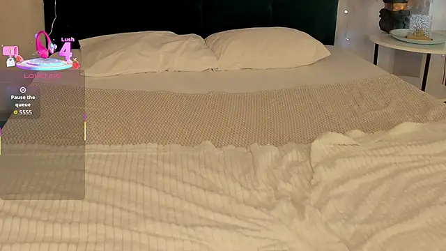 Lina Kiss Me online show from December 15, 2025, 2:43 pm