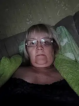 Violet5364 online show from November 26, 2025, 8:43 pm