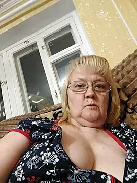 Snapshot of Violet5364 chatting on April 5, 2026, 7:22 pm Violet5364 online show from April 5, 2026, 7:22 pm