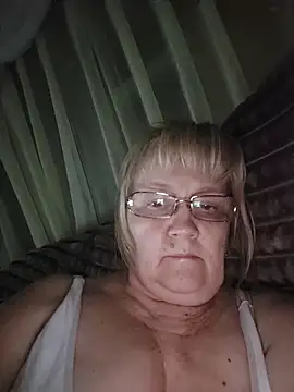 Snapshot of Violet5364 chatting on April 10, 2026, 8:46 pm Violet5364 online show from April 10, 2026, 8:46 pm