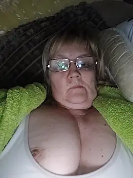 Snapshot of Violet5364 chatting on April 28, 2026, 8:58 pm Violet5364 online show from April 28, 2026, 8:58 pm