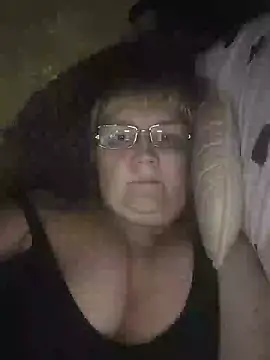 Snapshot of Violet5364 chatting on May 5, 2026, 8:28 pm Violet5364 online show from May 5, 2026, 8:28 pm