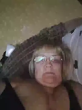 Snapshot of Violet5364 chatting on May 8, 2026, 8:14 pm Violet5364 online show from May 8, 2026, 8:14 pm
