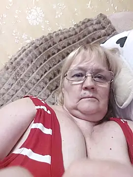 Snapshot of Violet5364 chatting on May 12, 2026, 8:06 pm Violet5364 online show from May 12, 2026, 8:06 pm