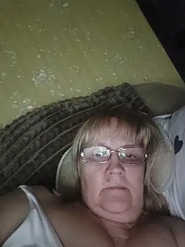 Snapshot of Violet5364 chatting on May 15, 2026, 8:38 pm Violet5364 online show from May 15, 2026, 8:38 pm