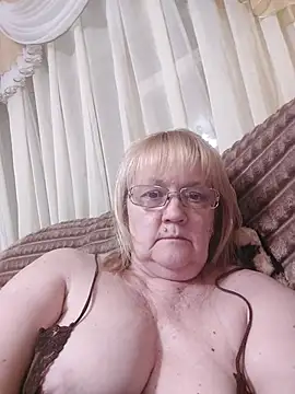 Snapshot of Violet5364 chatting on June 6, 2026, 8:13 pm Violet5364 online show from June 6, 2026, 8:13 pm