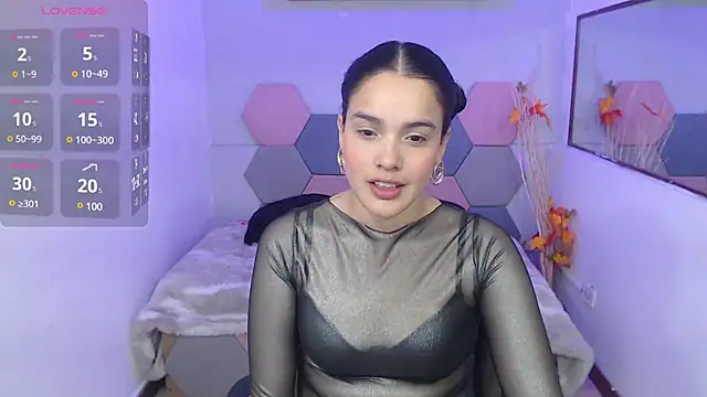 Lana Pearce online show from March 4, 2025, 12:44 pm