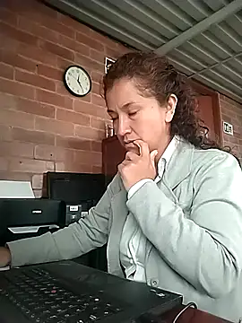 Cielo carpentier69 online show from April 24, 2026, 4:31 pm