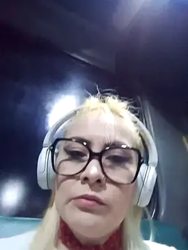 CandieGilson   online show from February 14, 2026, 11:18 am