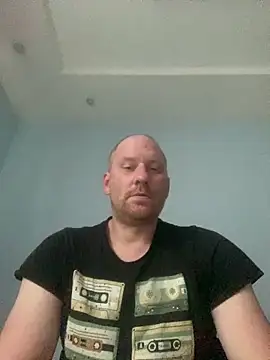 Krzysiekg123 online show from December 21, 2025, 1:40 pm