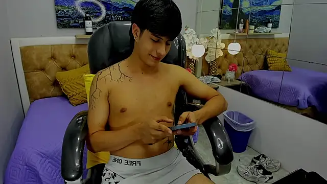 Estiv18  online show from September 15, 2025, 2:33 am