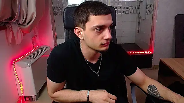 OscarGriffin online show from February 20, 2025, 3:52 pm