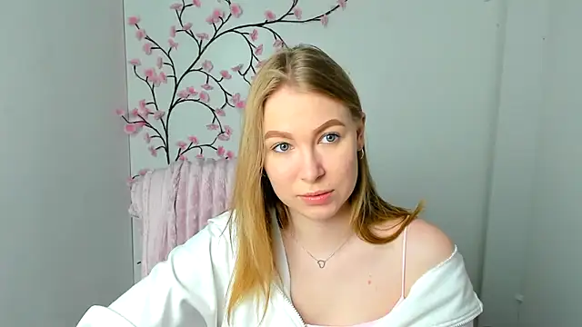 Snapshot of Dana_flowers chatting on May 20, 2026, 5:46 am Dana flowers online show from May 20, 2026, 5:46 am