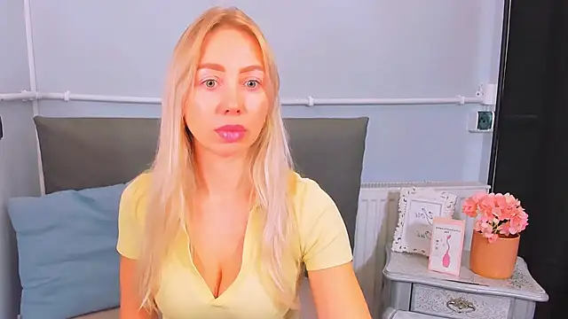 MargaritaRose online show from January 12, 2026, 4:23 pm