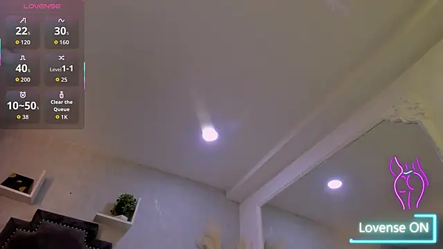 Snapshot of EmiliaRose_ chatting on January 18, 2026, 8:34 pm EmiliaRose online show from January 18, 2026, 8:34 pm