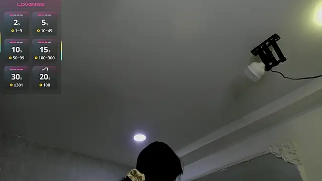 Snapshot of EmiliaRose_ chatting on February 14, 2026, 12:24 pm EmiliaRose online show from February 14, 2026, 12:24 pm