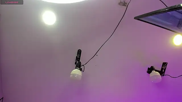 Snapshot of EmiliaRose_ chatting on February 26, 2026, 9:25 pm EmiliaRose online show from February 26, 2026, 9:25 pm