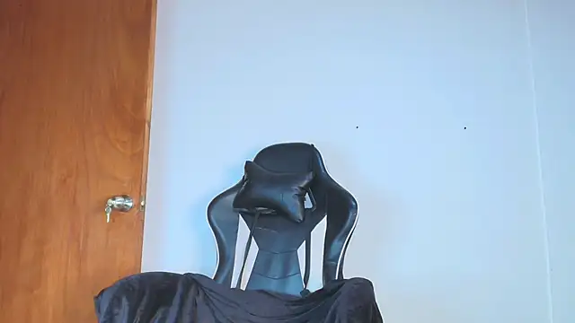 natasha steele online show from November 3, 2025, 9:16 pm