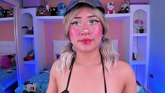 miss   megan online show from October 28, 2025, 2:37 am