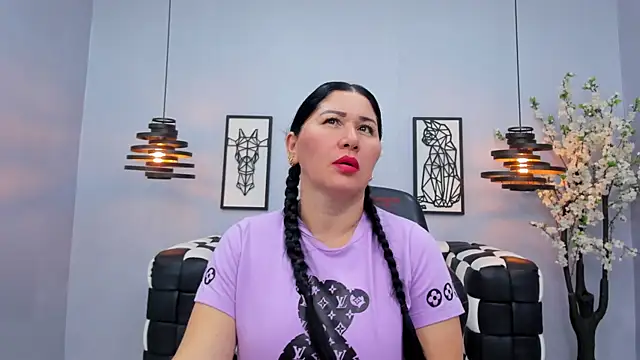 Snapshot of Layla_palmer chatting on February 17, 2025, 1:15 am Layla palmer online show from February 17, 2025, 1:15 am